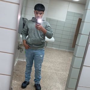 Meet your Posher, Roy